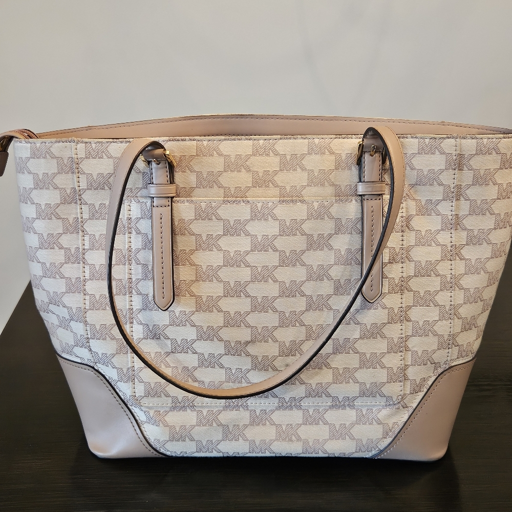 Michael Kors Pink and Cream Tote Bag - Picture 2 of 7